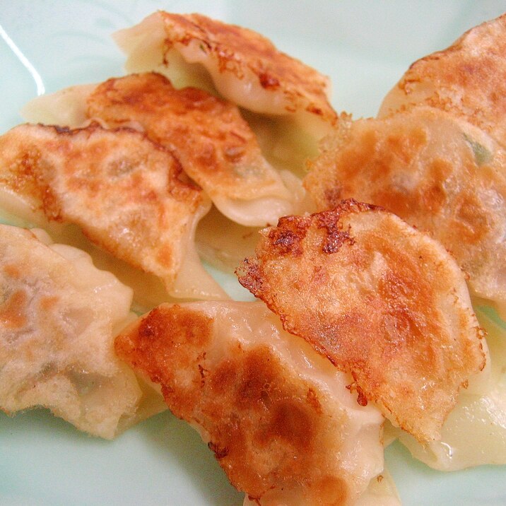 簡単 裏カリカリ中ジュワ 焼きギョ ザ鍋貼餃子 レシピ 作り方 By 料理研究家 熊谷真由美 楽天レシピ